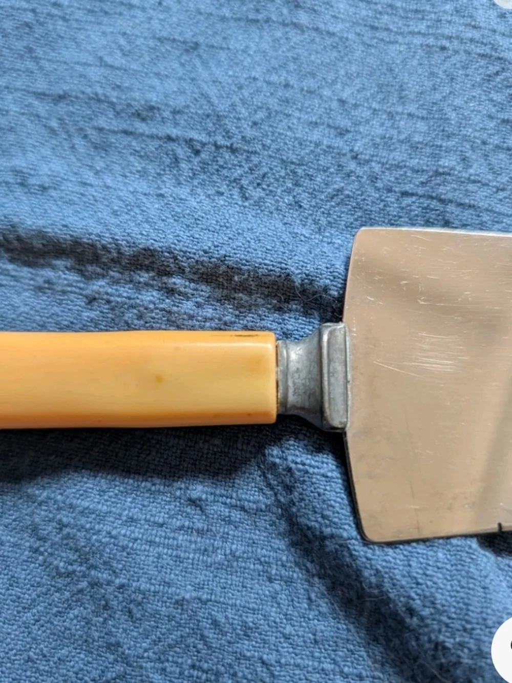 Vintage‎ Butterscotch Bakelite Handle Pie Cake Server Spatula Made in USA 10